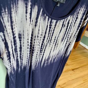 B.L.E.U. Tie dye sequin XL short sleeve tee